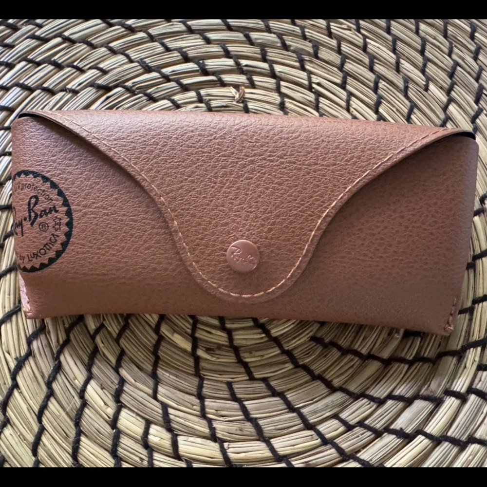NWOT Ray-Ban Brown Glasses Case